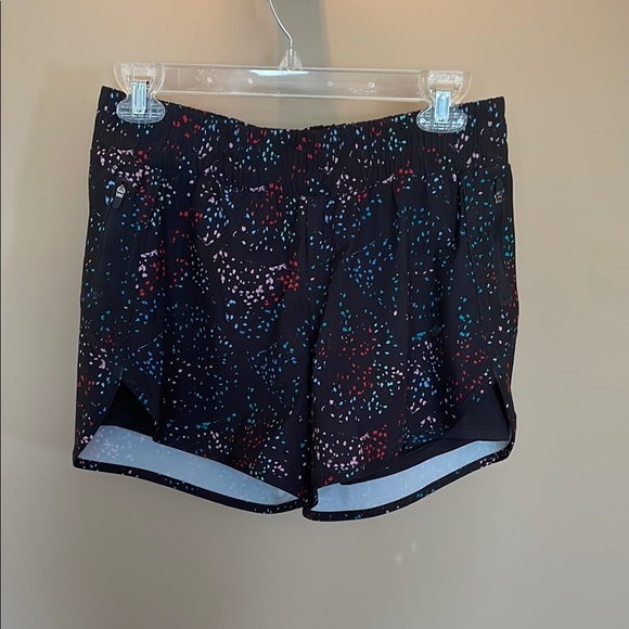 Avia Pants - Women's Black Patterned Shorts (EUC)